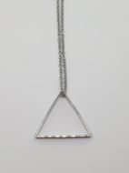 Collier triangle simple noir 